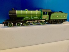 Hornby R150 00 Scale LNER Class B12 Apple Green Locomotive 8509