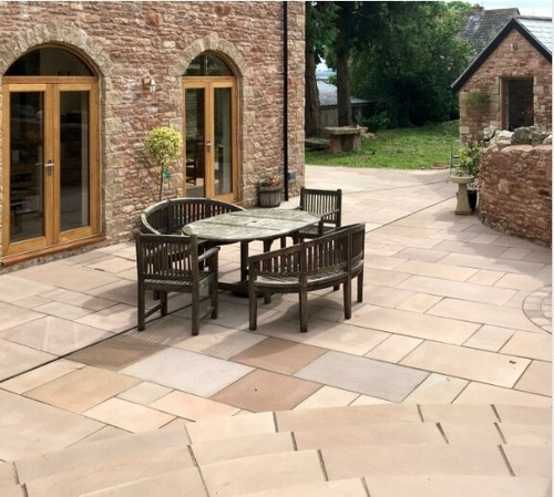 Premium garden patio - garden, paving