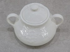 New wedgwood white - new, strawberry