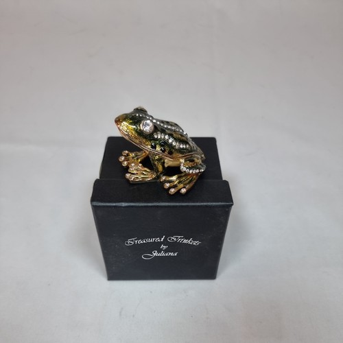 Treasured trinkets gold - -,