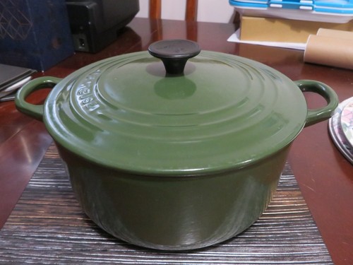 Creuset 22cm green cast - creuset,