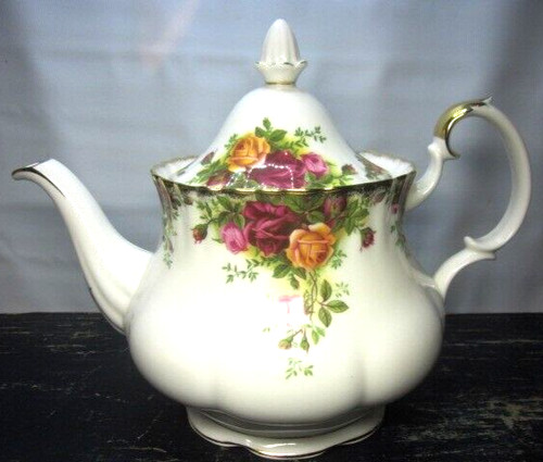 Old country roses royal - by,