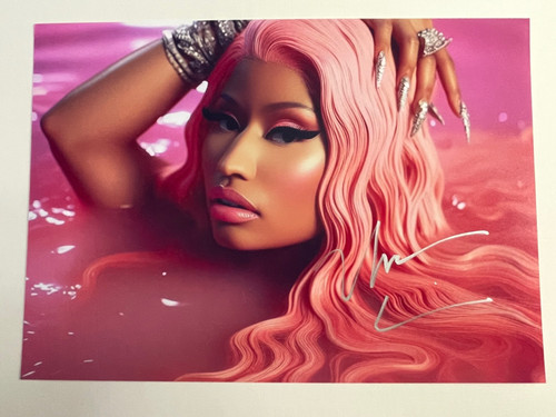 Nicki minaj hand - nicki, signed