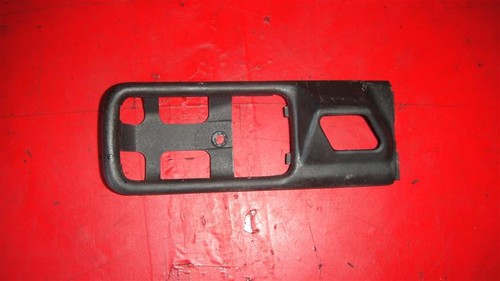 Handle recess front right rear - recess,