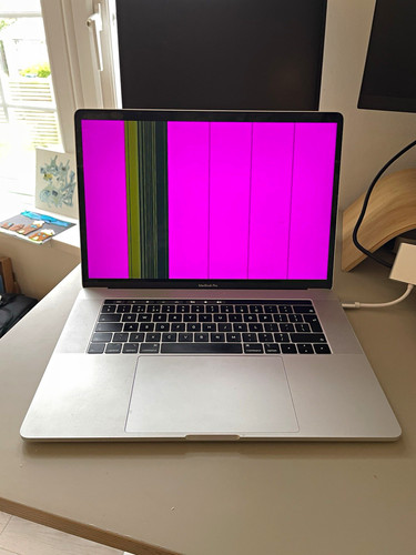Apple macbook pro silver - apple,