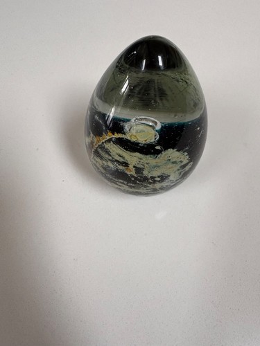 Vintage signed art glass - art, egg