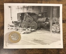 3943. ENGLAND BRISTOL OIL