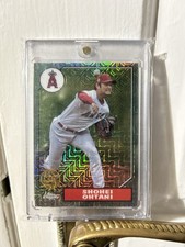 2022 Topps Chrome Green Mojo