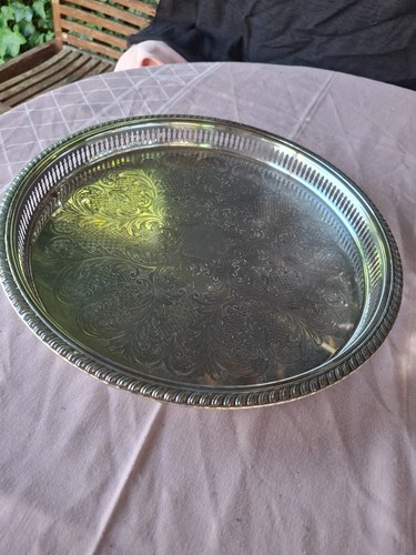 Vintage round gallery tray - vintage,