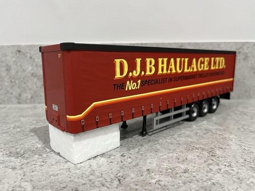 Corgi tri axle curtainside - -, tri-axle