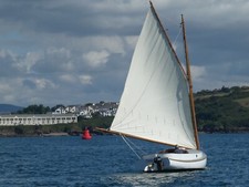 Sailing Boat - 16' Fenwick Williams Catboat with outboard and many other extras