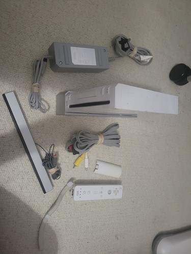 Nintendo wii white console - white,