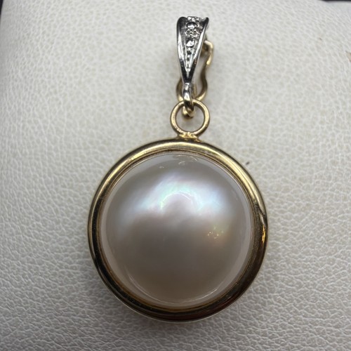 9ct gold mabe - 9ct, pendant