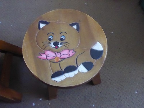 Childs wooden cat - , stool