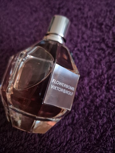 Victor rolf flowerbomb - &,