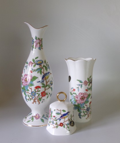 Two aynsley pembroke vases 230 - pembroke,