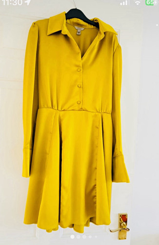 River island studio - river, golden