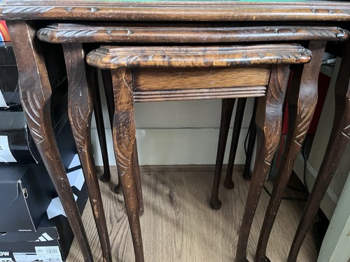 This set of mahogany - is,