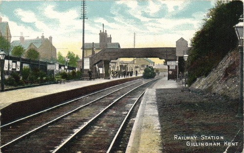 Railway station gillingham - station,
