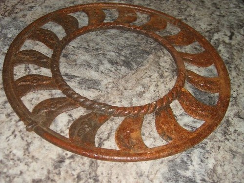 Antique round cast - antique,