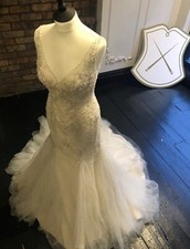 Stunning Designer wedding dress size 12/14. New (only worn whilst trying it on)