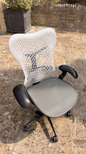 Herman miller mirra office - 2,