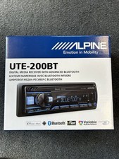 Alpine UTE-200BT Car Radio