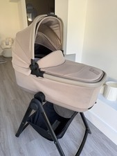 Silver Cross Dune 2 Mocha Carrycot First Bed Folding And Stand Black