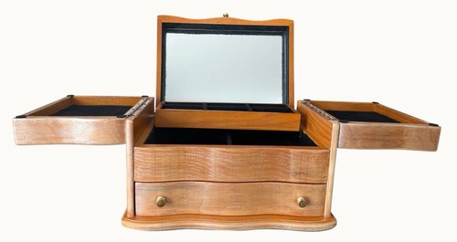Vintage wooden jewelry - wooden,