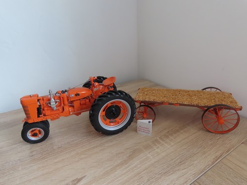 Franklin mint farmall - mint,