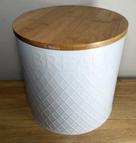 Typhoon white embossed - white, bread