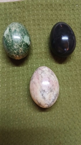 Semi precious stone eggs - semi,