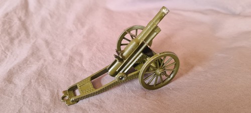 Vintage miniature metal - miniature,