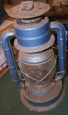 antique Dietz  d-lite Tempest  storm oil lamp lantern BLUE hurricane lamp