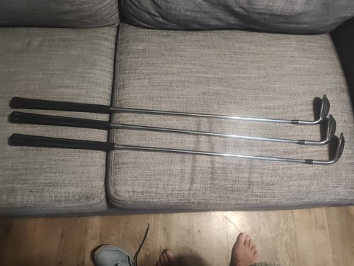 Right hand used - wedge, sets
