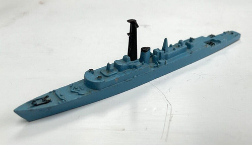 Minic ships tri - by, tri-ang