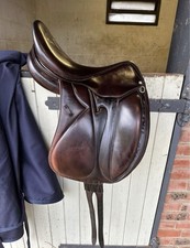 Devoucoux Makila Dressage Saddle Brown, 17.5" Medium Width