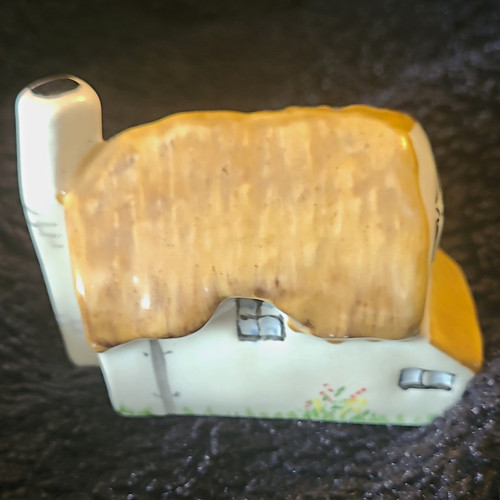 Leonardo ceramic thatched - leonardo,