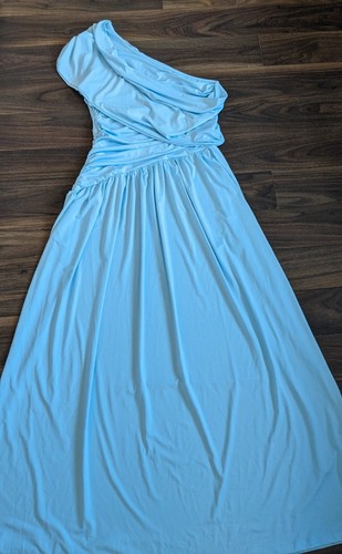 Flowing soft blue - flowing, soft‑blue
