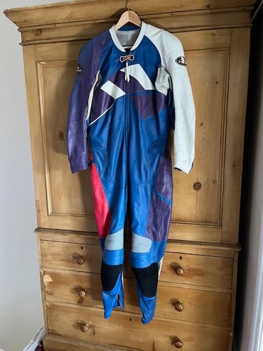 Manx kushitani leathers