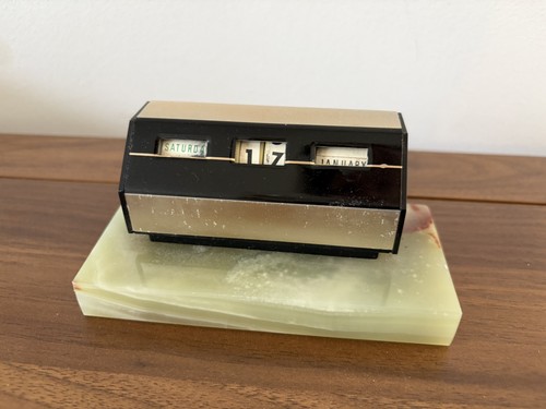 Vintage perpetual desk - vintage,