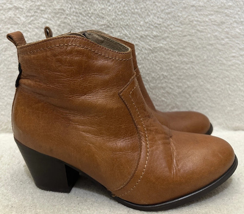 Russel and bromley - , brown