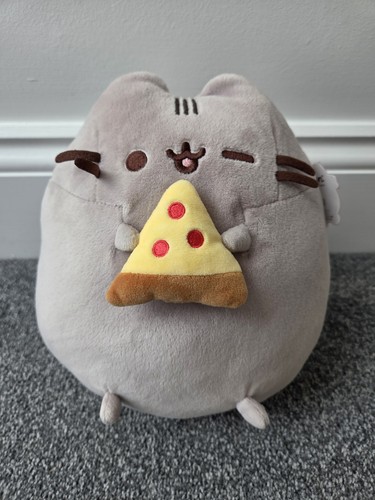 Pusheen the cat - with, pizza