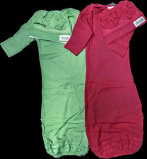 Woombie Organic Cotton Ultra gown Med 14-19lbs w/Rosette hat Pink & green - 2 pk