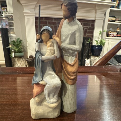 Holy family statue - family”,