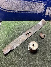 McCulloch M46-125wr Petrol Lawnmower Briggs 450e Blade And Mounting Boss Bolt