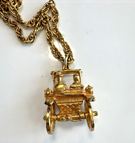 Vintage style gold tone horse - gold,
