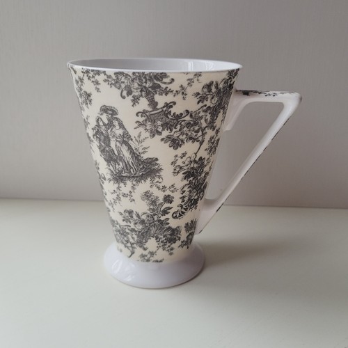 Royale garden chintz - tall, bone