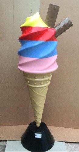 Ice cream cone display height - cream,
