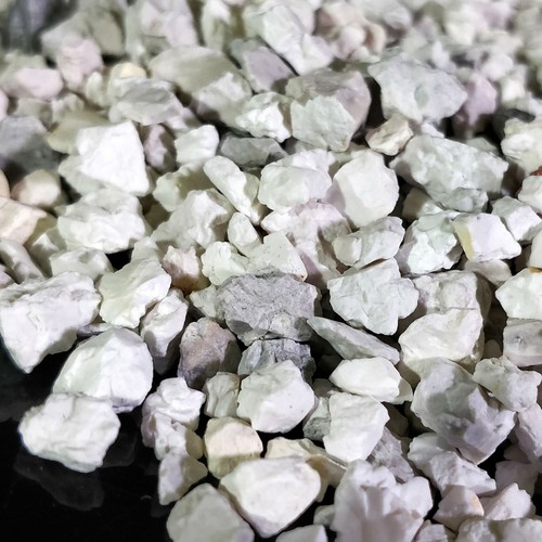 Mixed pastel white gravel